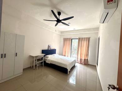 Room in Mutiara Damansara, SGR