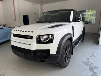 2024 Land Rover Defender 110 P300 SE