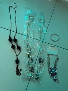For girlfriend wearing 