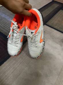 Kasut Bola dan Kasut Futsal