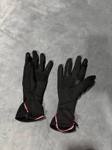Black Winter Gloves with Pink Trim