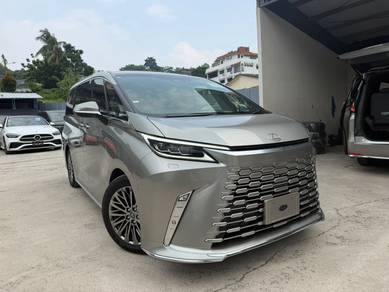 Lexus LM 500H EXECUTIVE in Old Klang Road, KUL