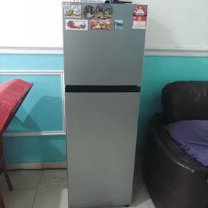 Peti Sejuk Hisense 240liter
