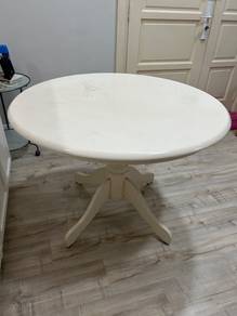 IKEA round table