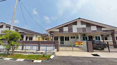 Semi-Detached House For Sale in Seri Manjong,PRK