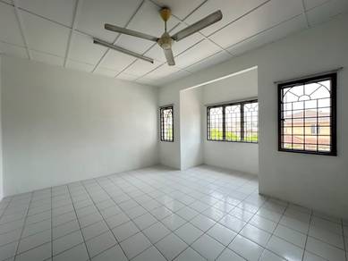 Room in Seri Kembangan, SGR