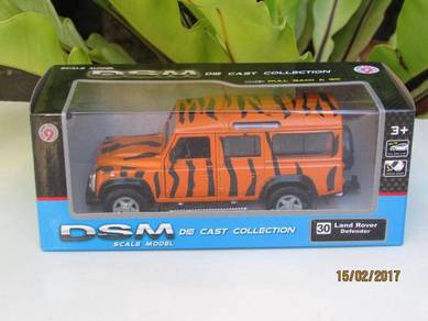 RMZ (12cm) # 30 Land Rover Defender TIGERS TRIPE