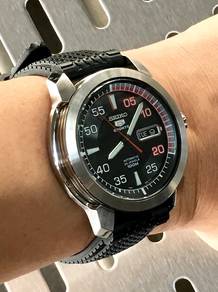 Seiko 5Sports The Piston