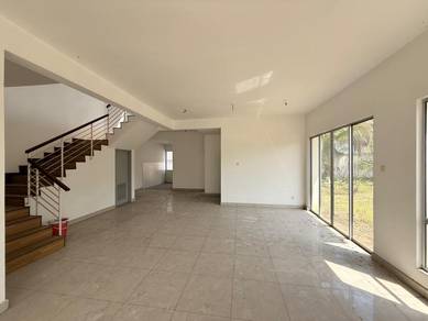 Semi-Detached House For Sale in Rawang,SGR