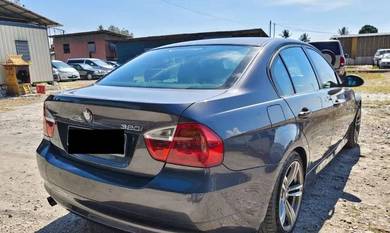 BMW 320i 20i (CBU) in Old Klang Road, KUL