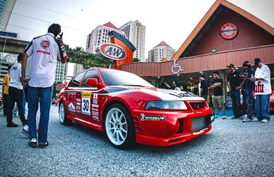 Mitsubishi Lancer GLXI in Bandar Menjalara, KUL