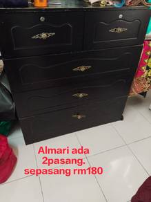 Side almari