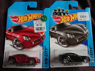 Hotwheels Alfa Romeo 8C red black not Tomica