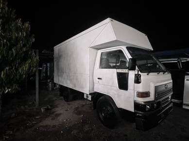 lori 1 tan daihatsu