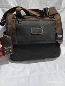 Tumi sling bag