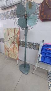 Vintage fan Indola