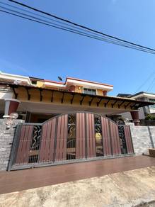 Semi-Detached House For Sale in Cheng,MLK