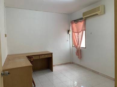 Apartment For Sale in Greenlane Heights Block A