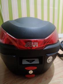 Givi Box (1 Set)