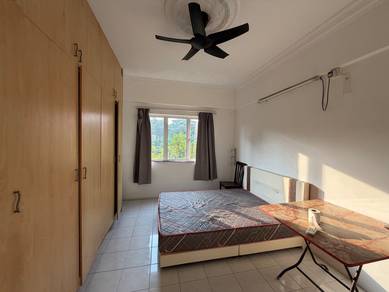 Condominium For Rent in Forest Green