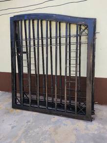 Gate/Pintu Pagar 
