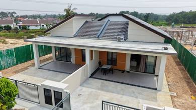 Semi-Detached House For Sale in Sepang,SGR