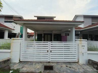 Semi-Detached House For Sale in Klebang,MLK