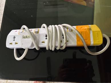 4 plugs extension wire