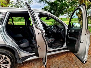 BMW X1 sDrive20i (CKD) Dual Clutch in Sungai Besi, KUL
