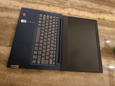 Lenovo 256GB SSD 8GB Ram Radeon Graphics 14 Laptop