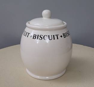1997 Taiwan biscuit jar
