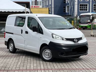 Nissan nv200