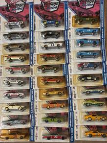 Hot Wheels 2011 Vintage Racing - SET