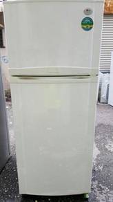 LG 2 Pintu Refrigerator Freezer Peti Fridge Ais