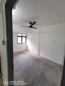 Flat For Rent in Farlim 4D Flat