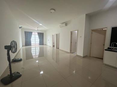 Condominium For Rent in Nusa Heights