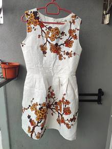 White Dress - L