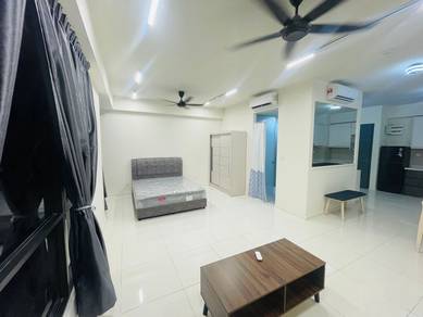 Service Residence For Rent in Emerald 9
