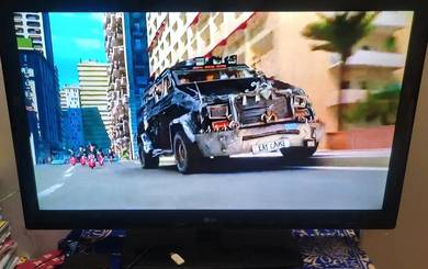 Tv Led jenama LG 42inci HD