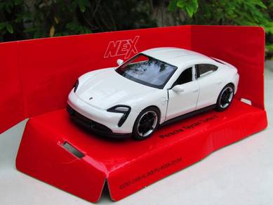 Welly (11cm) Porsche Taycan Turbo S White Car