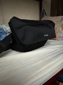 Covernat Authentic Black Messenger