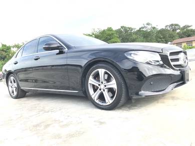 Mercedes Benz E200 200 AVANTGARDE (CKD) in Muar, JHR