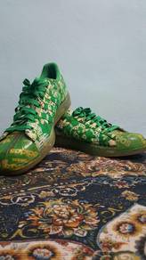 Kasut adidas