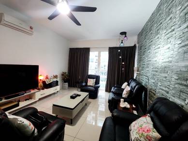 Condominium For Sale in The Clovers