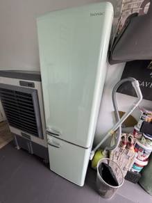 isonic vintage fridge