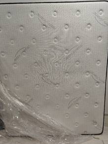 Queen Medical Mattress for Sale in Excellent Condi