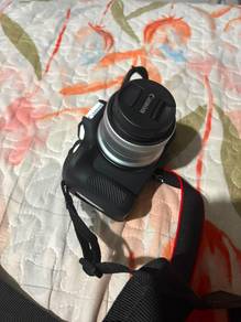 CANON EOS R50 white + RF-S 18-45MM
