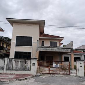 Bungalow House For Sale in Chemor,PRK