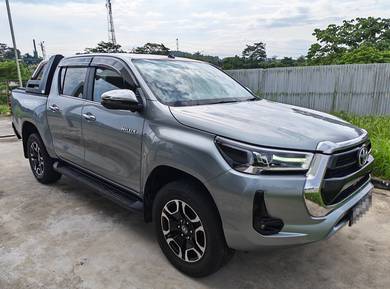 2021 Toyota Hilux V