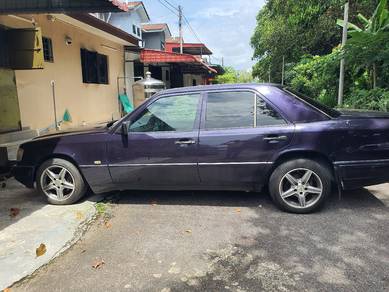 Mercedes Benz 230E in Ayer Keroh, MLK